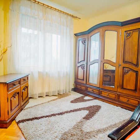 Riverview Apartament Oradea Exteriör bild