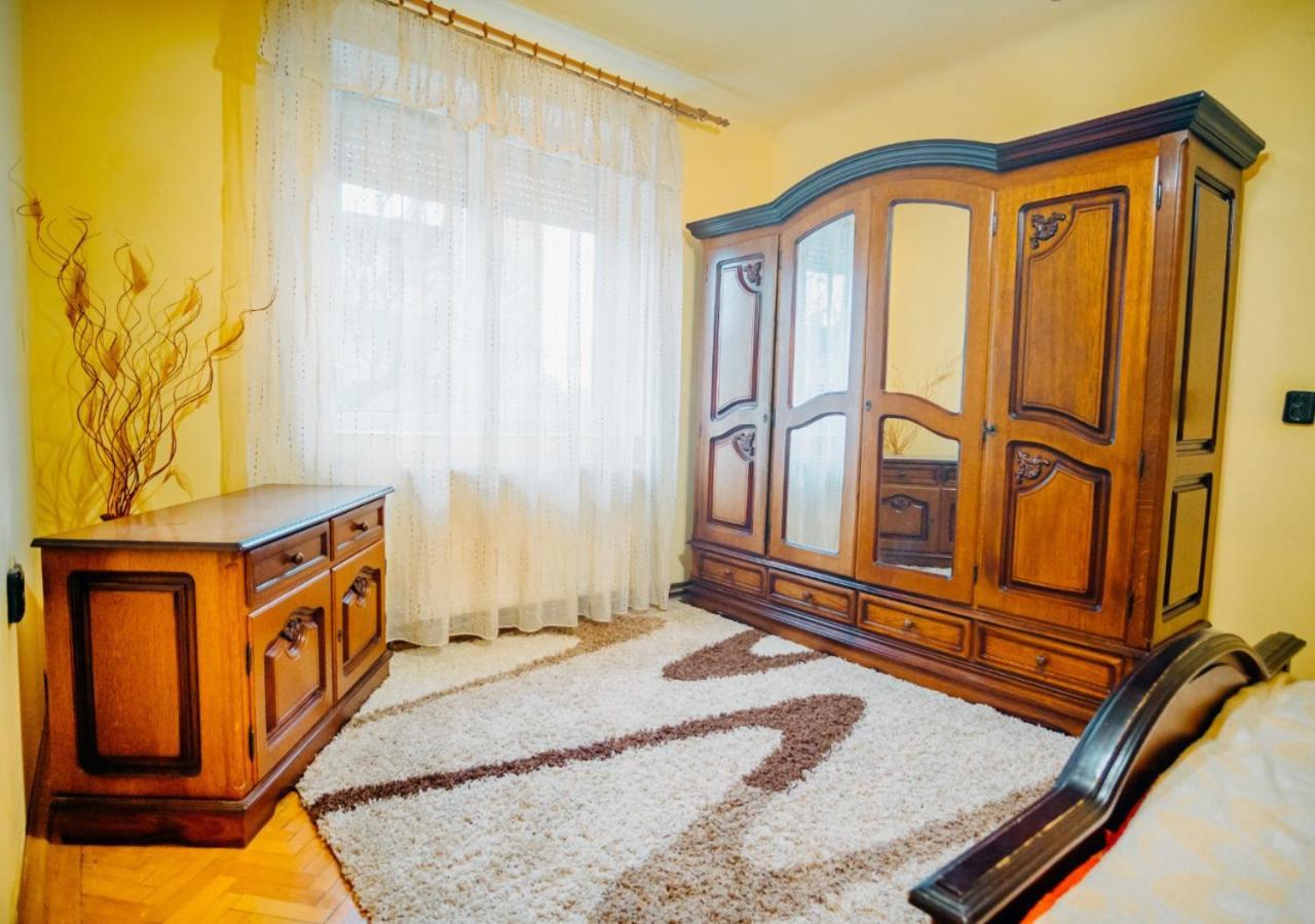 Riverview Apartament Oradea Exteriör bild
